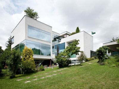 Vila W