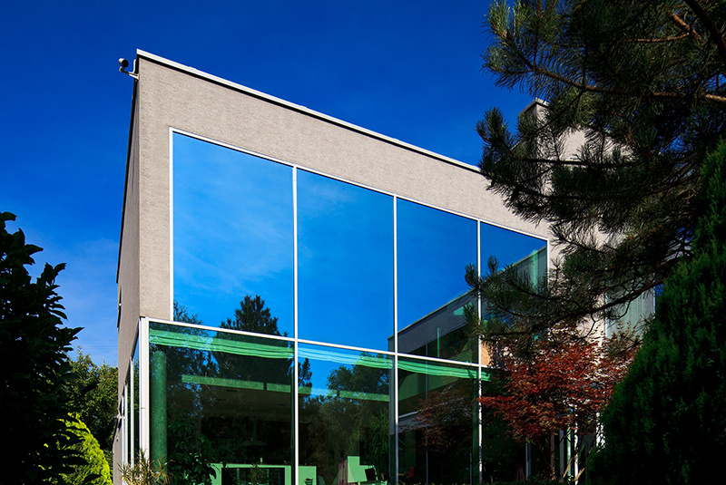 Architektúra / Rodinný dom pri potoku - foto