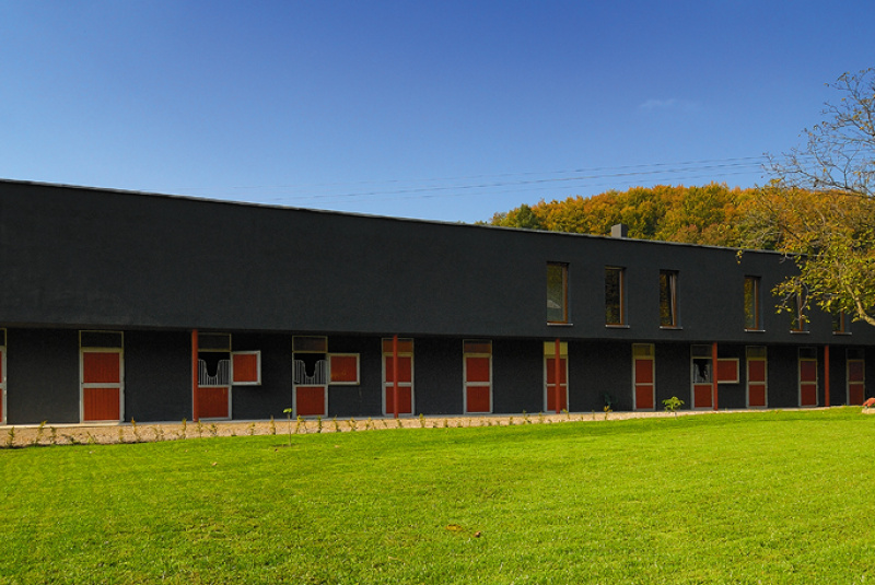 Architektúra / Stajňa pre kone - foto